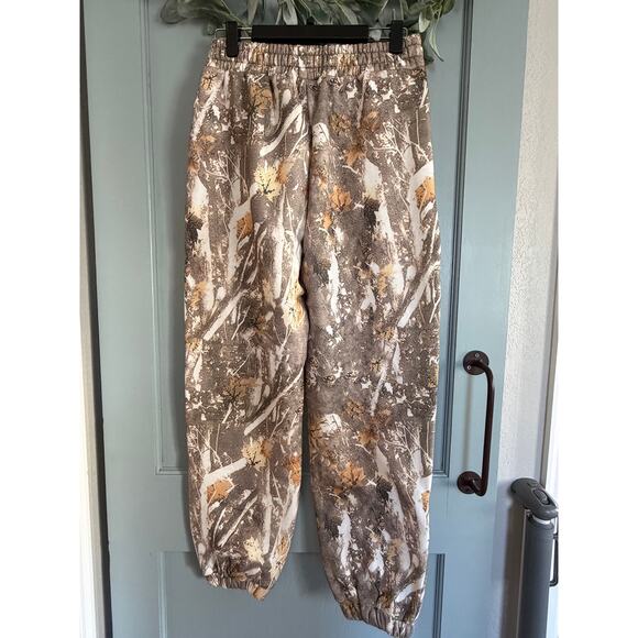 Comfrt The Camo Sweatpants in the Adirondack print, Medium - Picture 3 of 5